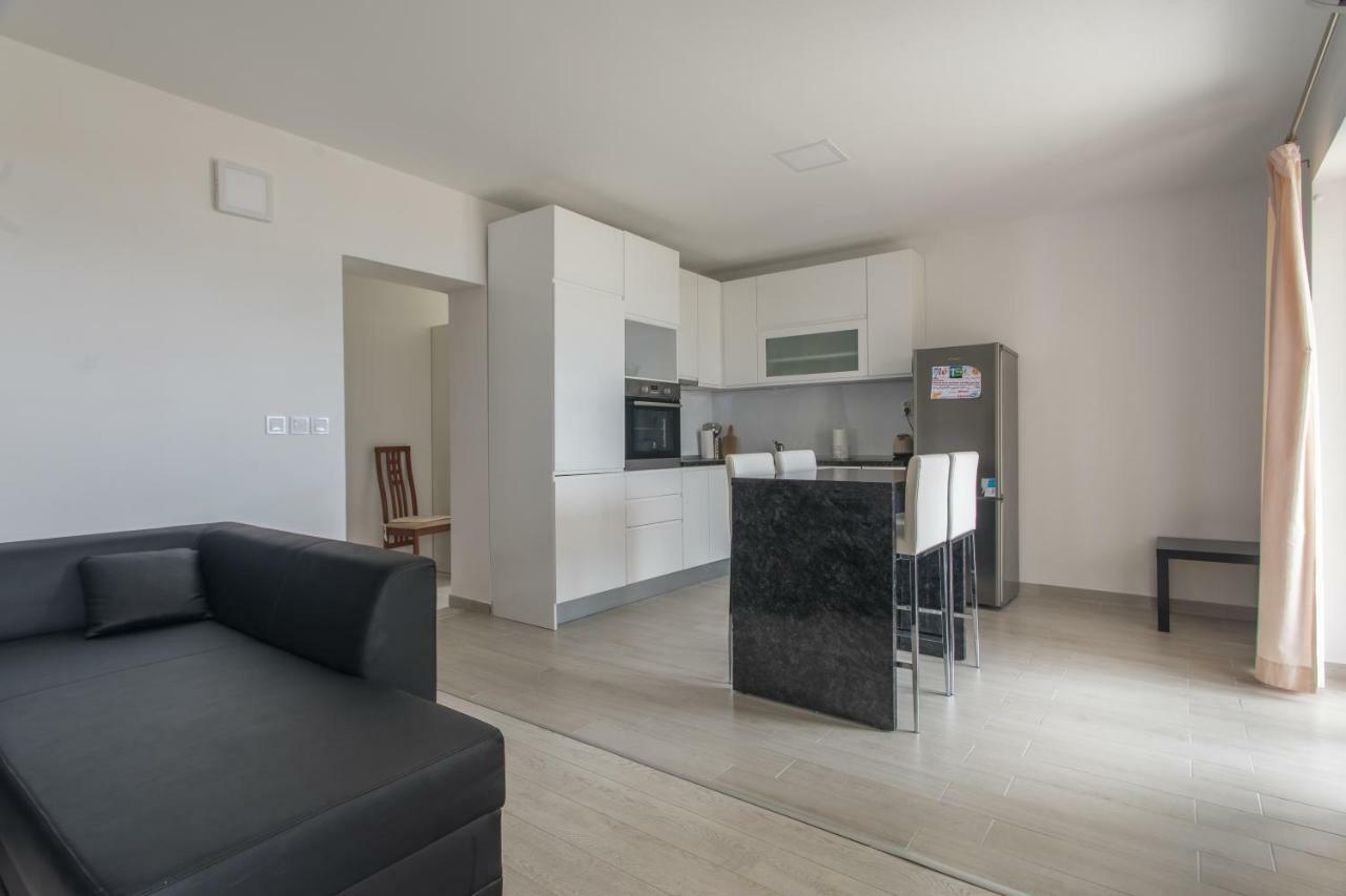 Apartmani Marija Jakir เบรลา ภายนอก รูปภาพ