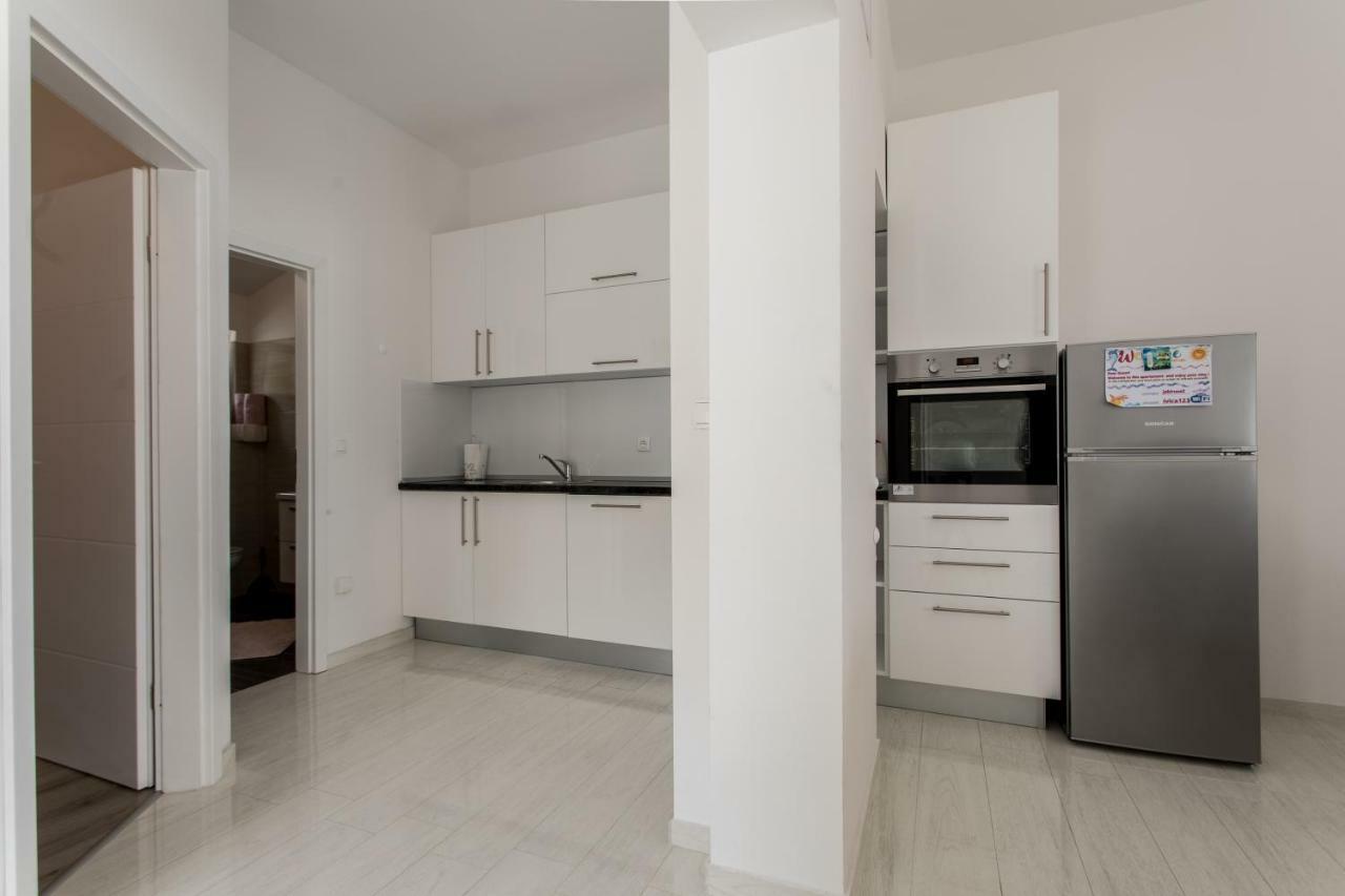 Apartmani Marija Jakir เบรลา ภายนอก รูปภาพ