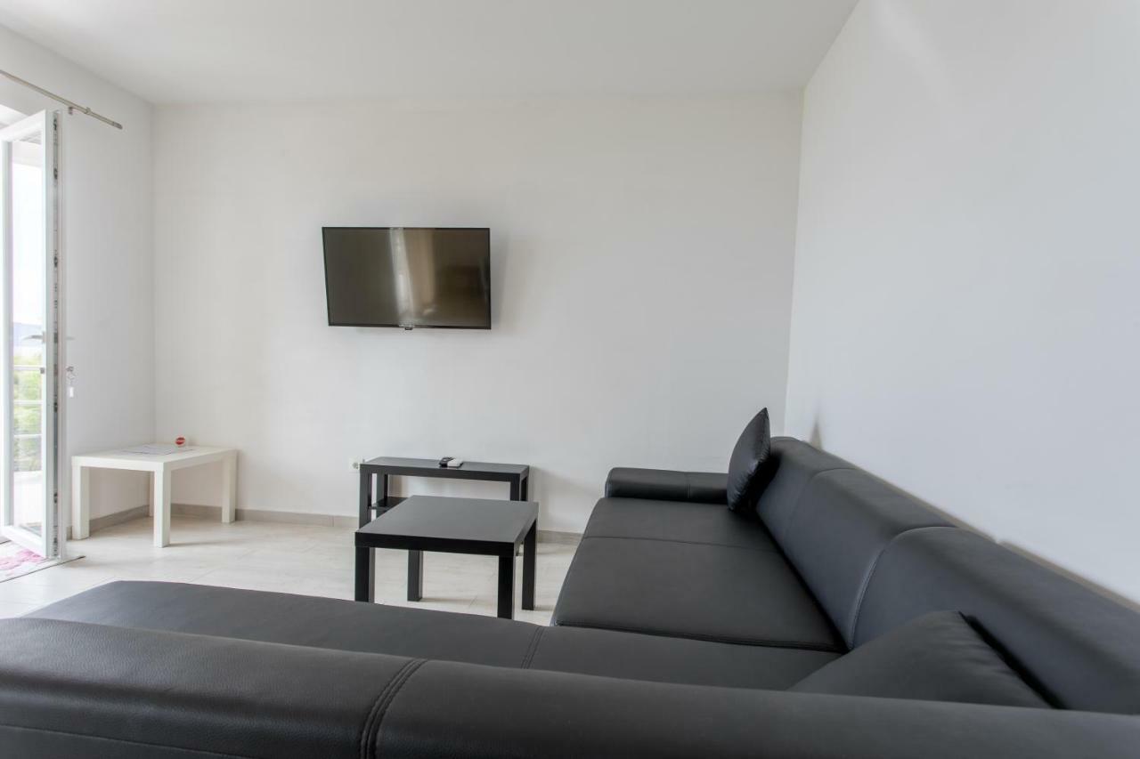 Apartmani Marija Jakir เบรลา ภายนอก รูปภาพ