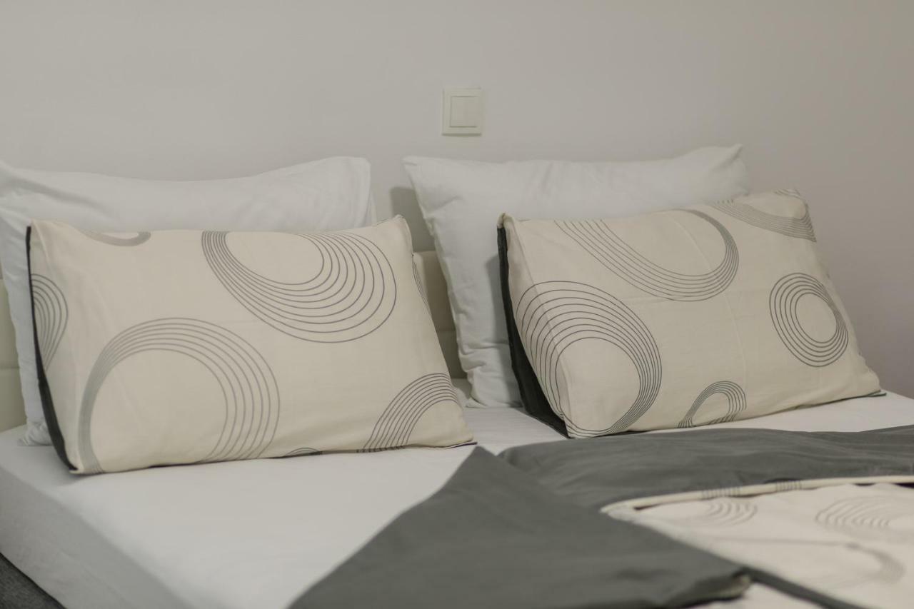 Apartmani Marija Jakir เบรลา ภายนอก รูปภาพ