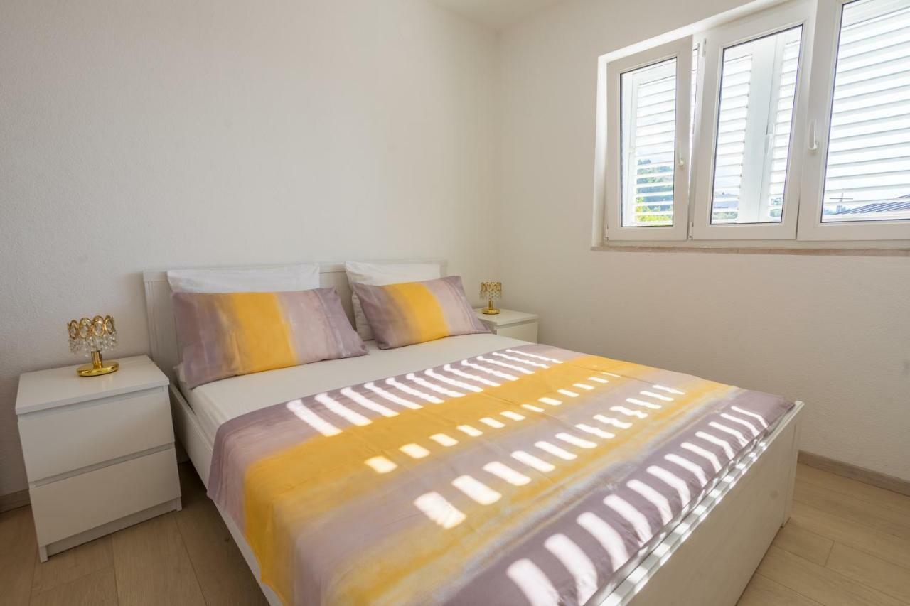 Apartmani Marija Jakir เบรลา ภายนอก รูปภาพ