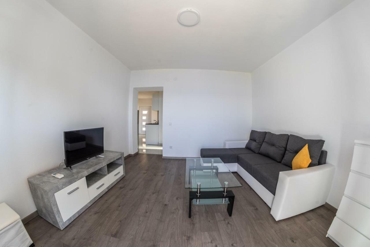 Apartmani Marija Jakir เบรลา ภายนอก รูปภาพ